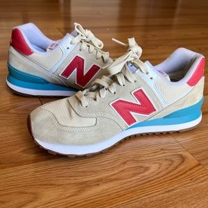 Vintage New Balance 574 women’s size 9. Used like new. Without box.